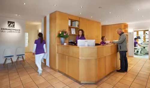 Empfang der Zahnarztpraxis Ulli Labermeier